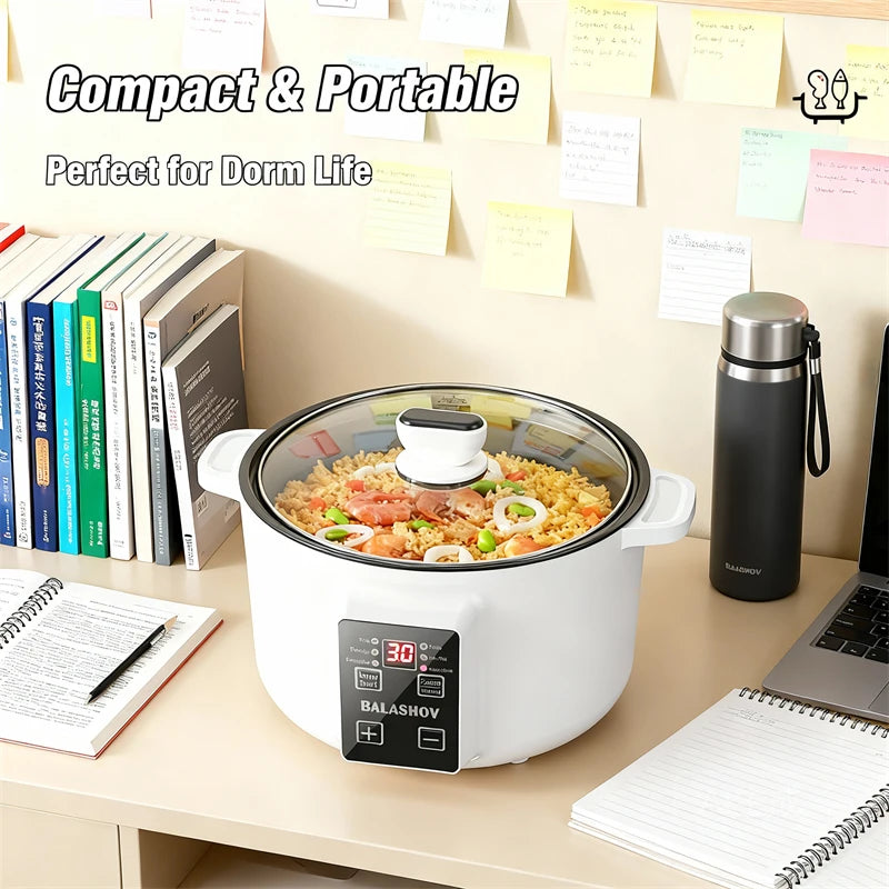 Cuiseur compact sur un bureau d'étudiant
